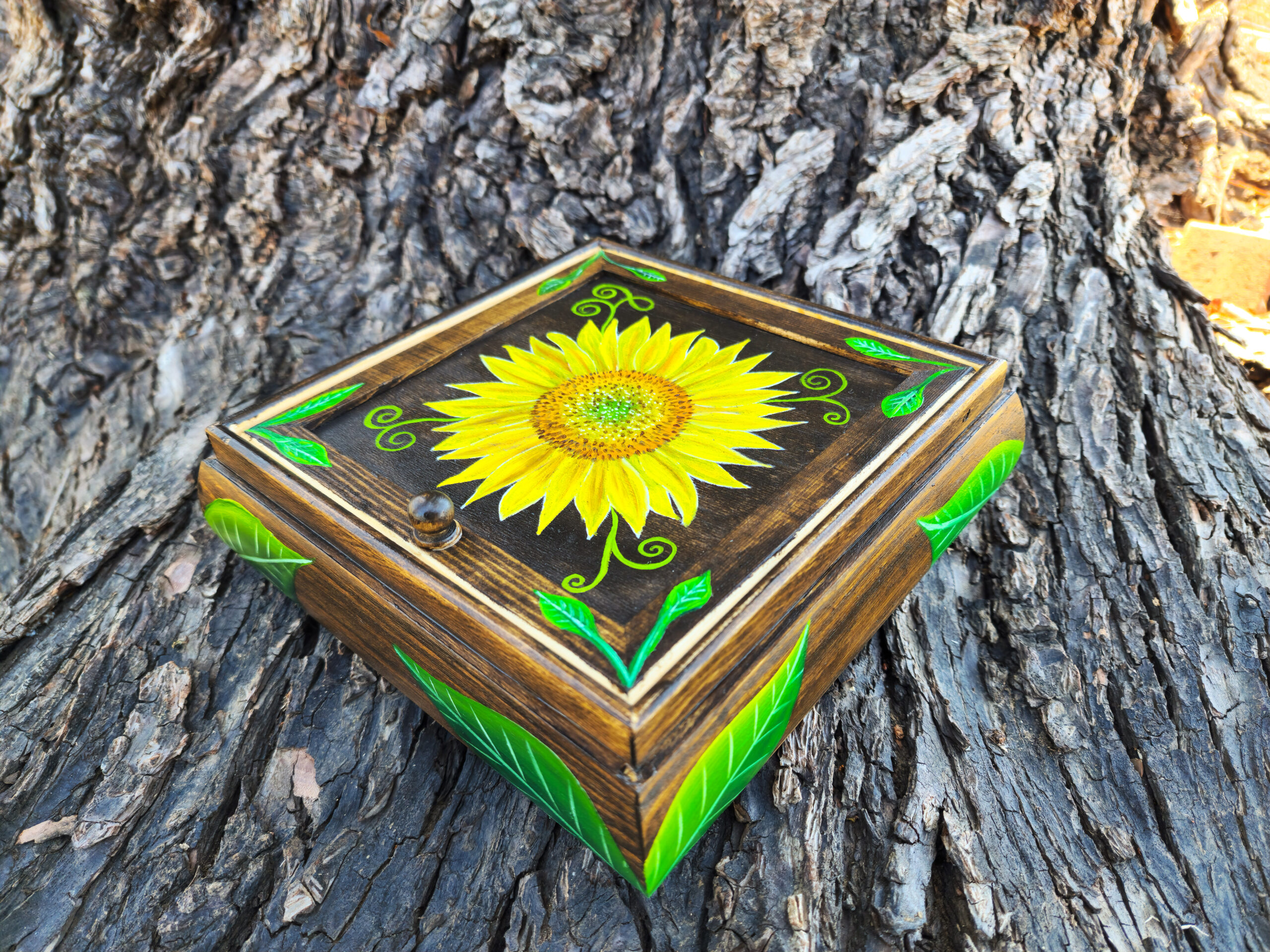 Beautiful handpainted wood trinket box with a mirror. This cute trinket box is an ideal gift for a special beloved one. You can store jewelry such as rings, necklaces, bracelets, or anything you would like to keep in a particular place, especially in this elegant and artistic trinket box.