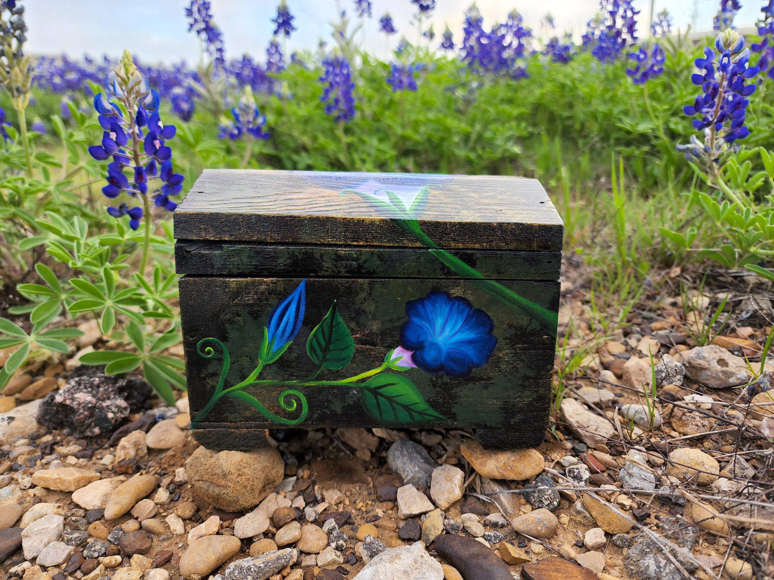 This is one of a kind handpainted wood trinket box with tiny mirrors inside. This cute trinket box is an ideal gift for a special loved one. You can store jewelry such as rings, necklaces, bracelets, or anything you would like to keep in a particular place, especially in this elegant and artistic trinket box.