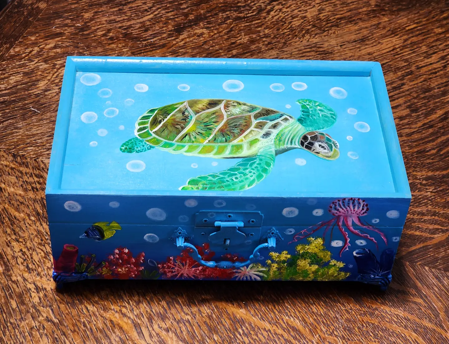Beautiful handpainted trinket boxes with metal feet and a mirror. This cute trinket box is an ideal gift for a special loved one. You can store jewelry such as rings, necklaces, bracelets, or anything you would like to keep in a particular place, especially in this lovely and artistic trinket box.