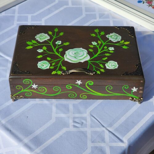 White Roses Trinket/Jewelry Antique Wooden Box
