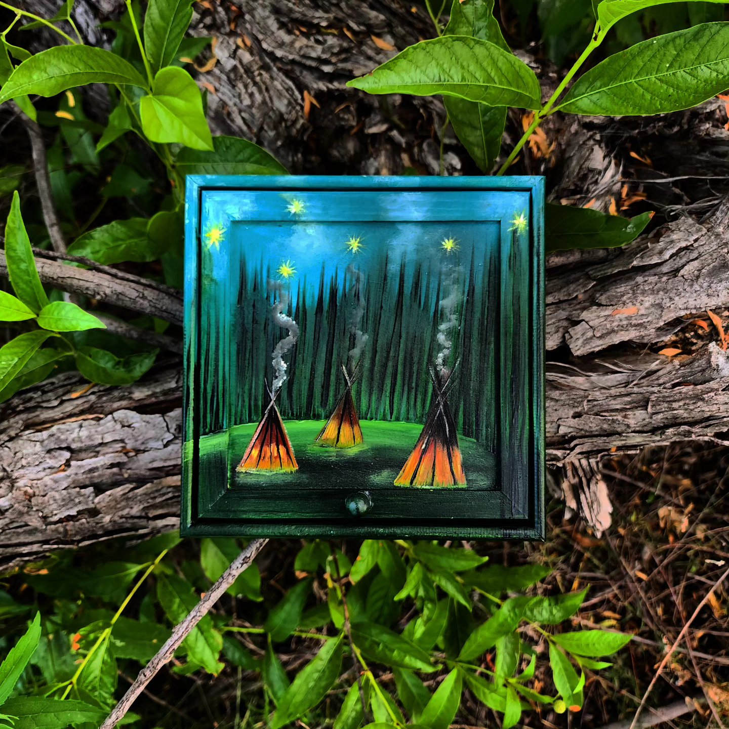 Beautiful handpainted wooden trinket box with a mirror and metal feet. This cute tepees trinket box is an ideal gift for a special loved one. You can store jewelry such as rings, necklaces, bracelets, or anything you would like to keep in a particular place, especially in this elegant and artistic trinket box.