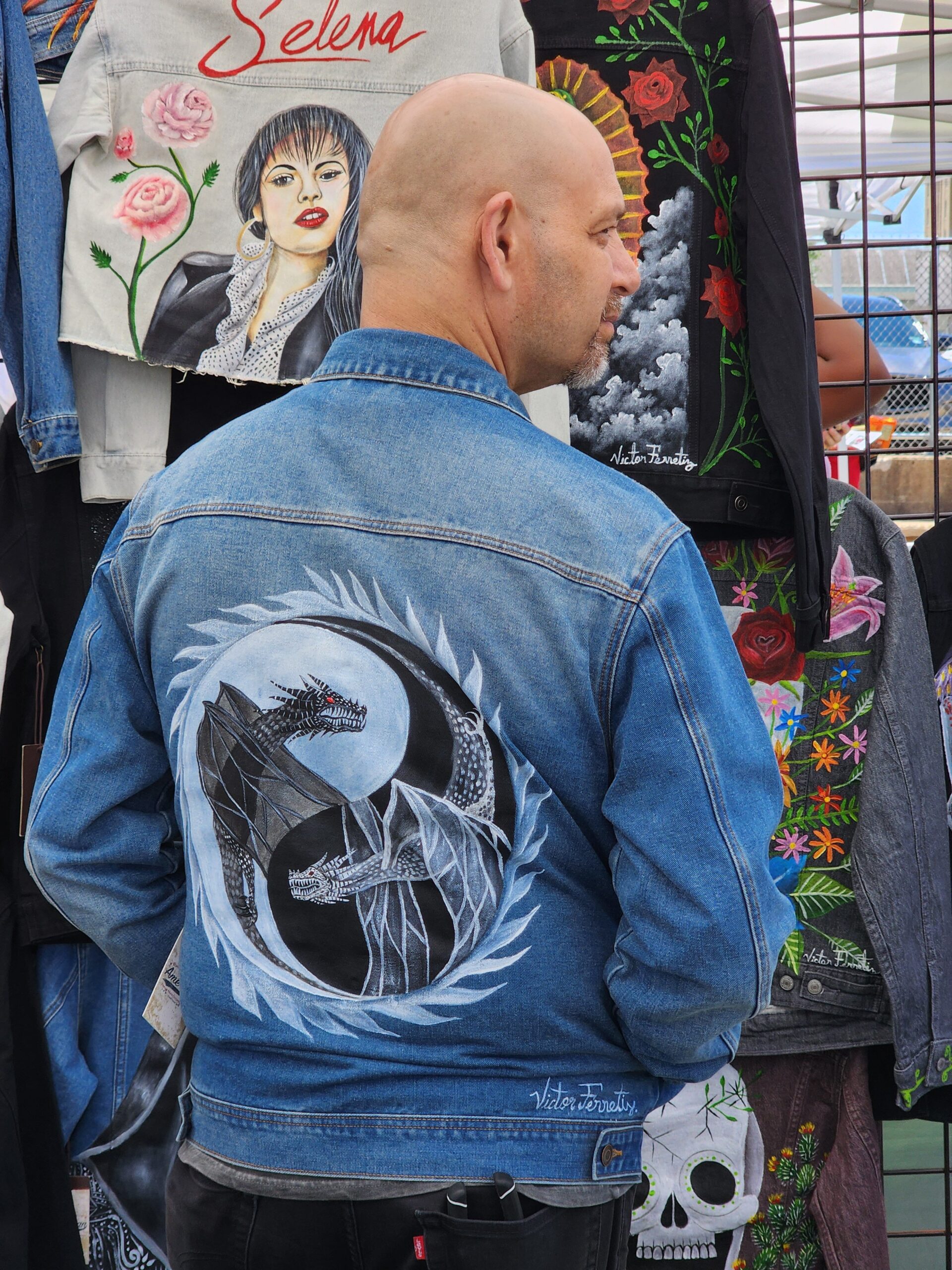 Handpainted brand new jacket. This jacket is heat pressed so you can wash it and dry it. Size: XL (men's)